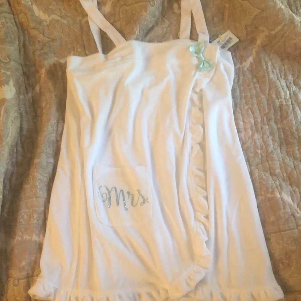 NWT Betsey Johnson Mrs wrap towel